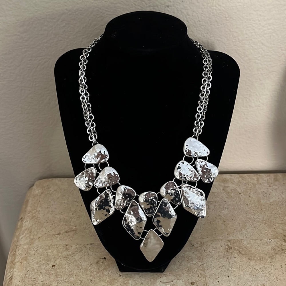 Silver Tone Bib Style Fashion Necklace